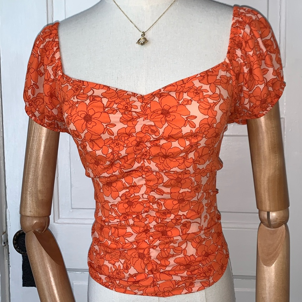 NWOT SIENNA SKY FLORAL PUFF SLEEVE TOP